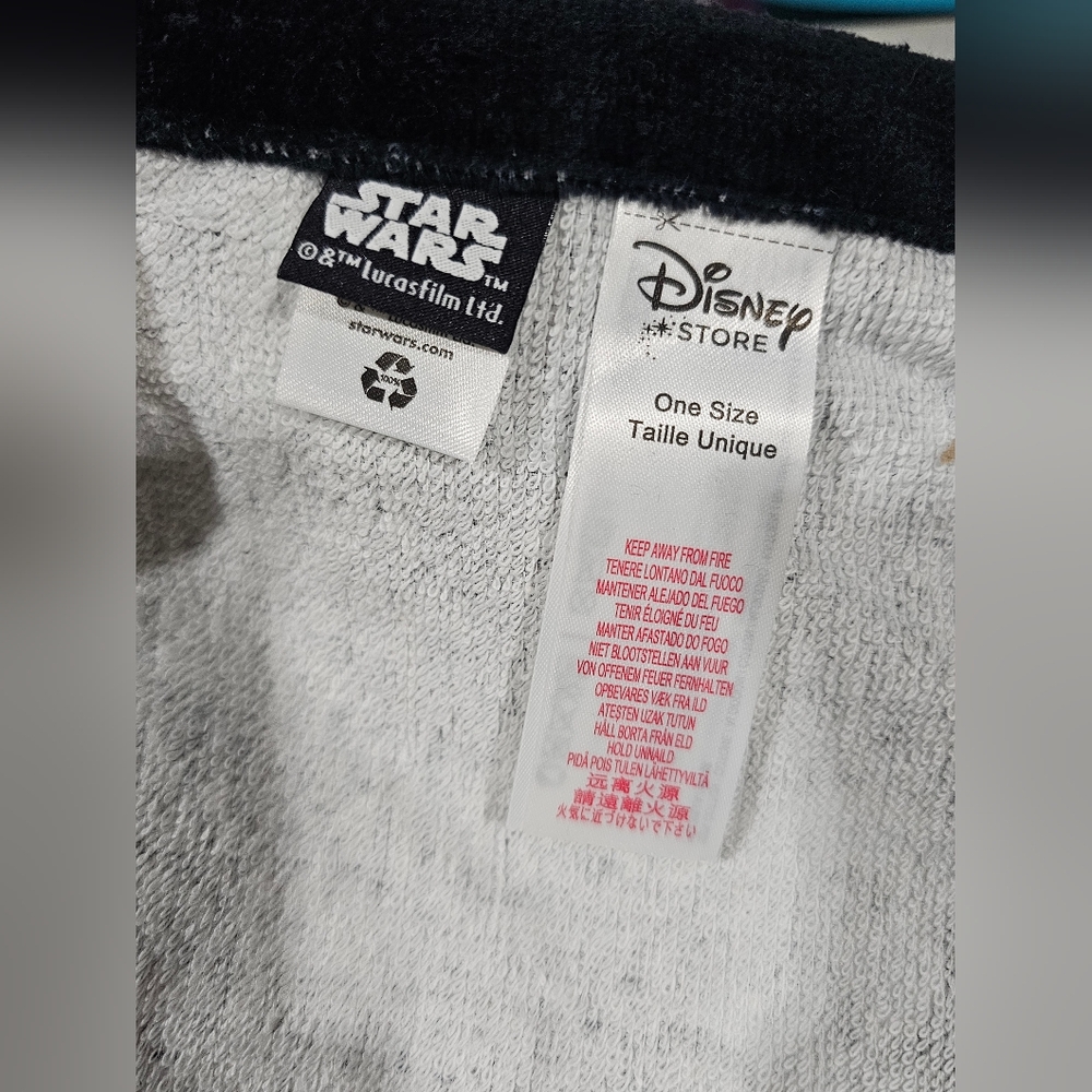 Star Wars Black and Orange Towel - Picture 10 of 11